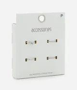 Kit de cuatro anillos finos plateados, confeccionados en metal reciclado. Incluye un anillo liso con nudo, uno con textura trenzada, uno liso con forma orgánica irregular y uno liso con acabado arenado/texturizado.