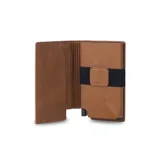 Tarjetero marrón claro de símil cuero con sistema anti clonación, caja de aluminio incorporada y elástico divisor para billetes.