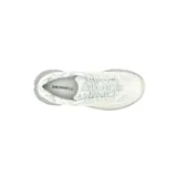 Championes de trail running Merrell Agility Peak 5, color blanco con suela gris.