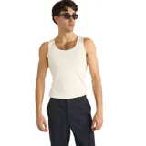 Musculosa blanca de algodón con cuello redondo y corte ajustado.