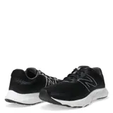 Championes New Balance 520 V8 para hombre, color negro con detalles en gris y blanco. Capellada de malla técnica sin costuras y entresuela de EVA suave y acolchada.