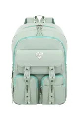 Mochila color verde con detalles en celeste, múltiples bolsillos frontales con cierre y correas ajustables con la palabra 'Trendy' estampada.