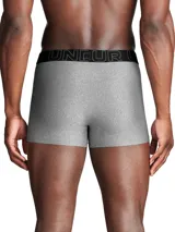 Pack de tres bóxers Under Armour Performance Tech Solid, uno negro y dos grises, con cintura elástica con el logo de la marca.