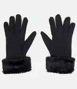 Guantes negros con felpas en los puños.