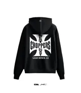 Canguro negro con capucha y bolsillo delantero tipo canguro. Estampado frontal con el logo de West Coast Choppers en blanco.