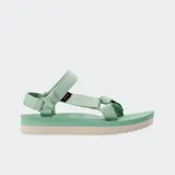 Sandalias verdes con altura de 3 cm, sistema de correas de poliéster reciclado, cierre de velcro y suela de goma.