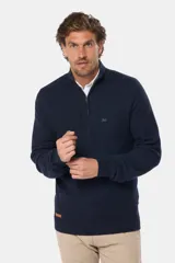 Buzo azul marino de punto con medio cierre y cuello alto.
