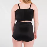 Top para post-operatorio de mamas en color negro, confeccionado en tela de faja de alta contención con broches delanteros reforzados y breteles elásticos regulables.