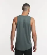 Musculosa deportiva azul sin estampa, de poliéster.