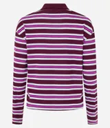 Blusa de algodón a rayas horizontales en tonos borgoña, blanco y fucsia. Tiene cuello polo, escote en V y mangas largas.
