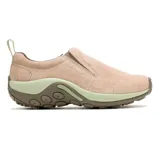 Zapatillas slip-on Merrell Jungle Moc color beige, confeccionadas en gamuza, con doble elástico lateral, forro de malla transpirable, plantilla de espuma EVA reciclada, tecnología Air Cushion en el talón y suela de goma adherente.