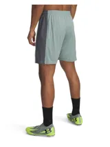 Short deportivo Under Armour Challenger Knit color azul marino con logo blanco en la pierna derecha.