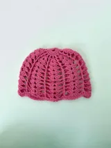 Gorro tipo casquete tejido a mano en crochet con hilo 100% algodón color marrón.
