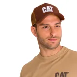 Gorro gris tipo trucker con logo de Caterpillar bordado en blanco en el frente. La parte trasera es de malla.