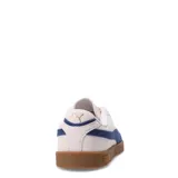 Championes Puma Club II Era Suede, color rosa con detalles en azul y suela marrón.