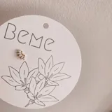 Pendientes pequeños de plata 925 con diseño minimalista.