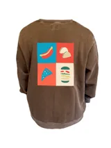 Buzo marrón con efecto lavado, cuello redondo y estampado en la espalda con dibujos de comida rápida en recuadros de colores.