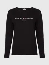 Remera negra de manga larga Tommy Hilfiger, confeccionada en algodón orgánico, con cuello redondo y logo estampado en el pecho.