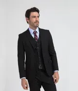 Blazer de vestir negro, corte slim fit, marca Preston Field, confeccionado en tejido poliviscose (80% poliéster, 20% viscosa).