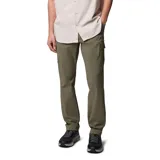 Pantalón de senderismo color verde oliva, de corte recto, con múltiples bolsillos con cierre de velcro y cremallera, cintura ajustable con cordón y presilla utilitaria. Fabricado con tecnología Omni-Shield™ que repele la humedad.