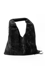 Bolso negro de gamuza con flecos y monedero con cierre.