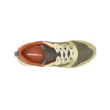 Zapatillas Merrell Alpine 83 para hombre, con capellada de gamuza y tela en tonos verde oliva, verde claro, beige y marrón. Cordones y forro de microfibra reciclados.