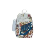 Mochila Nike Elemental con estampado abstracto en tonos beige, marrón y rojo. Logo de Nike en azul. Incluye un compartimento principal con cierre, un bolsillo frontal con cierre, un bolsillo lateral de malla y un estuche desmontable para lápices.