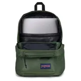 Mochila Jansport Double Break color verde militar, con dos bolsillos frontales con cierre y logo de la marca en la parte inferior.