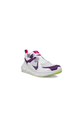 Championes blancos con detalles en violeta y suela verde lima.