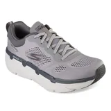 Championes Skechers Max Cushioning Premier Perspective, color gris, con cordones y capellada de malla deportiva. Cuentan con plantilla Air-Cooled Goga Mat, media suela con amortiguación ULTRA GO y tecnología NRT Natural Rocker.