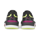 Championes Puma X-Ray 2 Square, color negro con detalles en fucsia y amarillo.