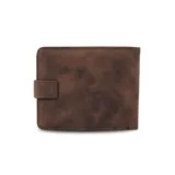Billetera marrón oscuro de símil cuero y tela canvas con presilla. Interior con visor, doble repartición para billetes, tarjeteros y bolsillo.