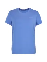 Remera azul de manga corta con cuello redondo y logo estampado en el pecho.