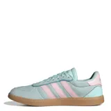 Championes Adidas Breaknet Sleek de mujer, color celeste con detalles en rosa y suela marrón.
