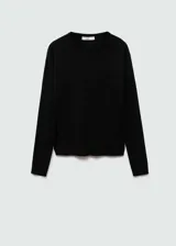 Sweater de punto fino color beige, con cuello redondo y mangas largas.