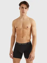 Pack de tres bóxers negros Tommy Hilfiger de algodón elastizado con cintura elástica y logo de la marca.