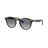 Lentes de sol Ray-Ban modelo RB 2180/51, con montura redonda de acetato color carey y lentes grises degradadas.