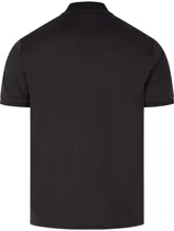 Chomba negra de algodón con cuello mao, manga corta, cartera con dos botones y parche con micro logo en la parte delantera.