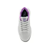 Championes Fila Grand Prix de mujer, color blanco con detalles en lila y celeste.