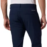 Pantalón negro de corte recto, con tecnología Omni-Shade UPF 50 y Omni-Shield.