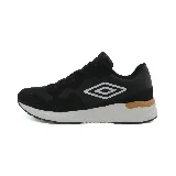 Zapatillas urbanas Umbro Line, color negro con detalles en blanco y suela blanca con detalles en marrón.