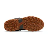 Bota de trekking Columbia Newton Ridge II, color marrón con detalles en negro y rojo. Fabricada en cuero y material sintético impermeable, con suela de goma Omni-Grip para mayor tracción.