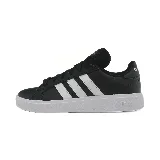 Zapatillas Adidas Grand Court Base 2.0, color negro con las tres tiras laterales blancas y suela gris.