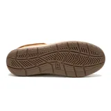 Zapatillas Caterpillar de cuero color marrón, con cordones y detalles en gamuza.