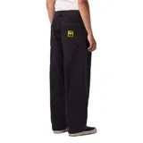 Pantalón de jean negro de corte ancho.