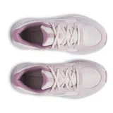 Zapatillas deportivas grises con detalles en celeste, marca Under Armour, modelo Charged Versurge.