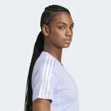 Remera deportiva Adidas Own the Run 3 Rayas, color lila con tres rayas blancas en los hombros y logo blanco en el pecho.