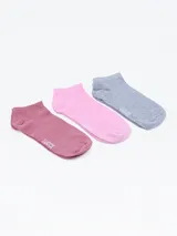 Pack de tres pares de medias tobilleras, una color rosa, una color gris y una color ladrillo.