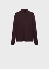 Camiseta de cuello alto color borgoña, de tejido de punto fino y corte ajustado.