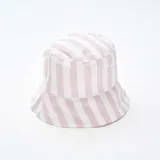 Gorro tipo bucket blanco con rayas verticales color lila.